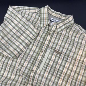 Columbia Men's Vented Plaid Short Sleeve Button Shirt Front Zip‎ Pocket Size XL